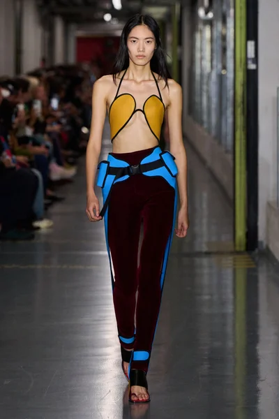 Look 28